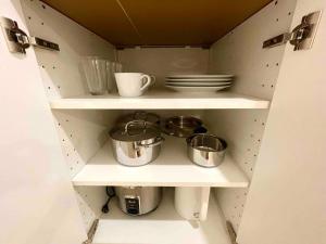 2BR @ The Redwoods near SM Fairview w Free Parking