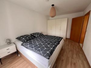 ruhige, zentrale Gartenwohnung mit Tiefgarage