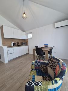 Seaview Art Studio with balcony