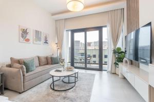 Free housekeeping visits during your stay - StayShort - Business Bay for 2 people with Private Balcony