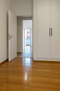 Spacious 2-Bedroom City Center Apartment with Free Easy Parking