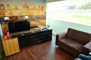 Oasis Service Apartments