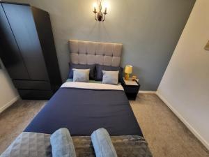 Family friendly 3-bed home free parking on site