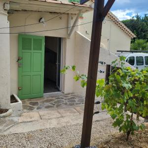 Appartements Studio f2 climatisee : photos des chambres