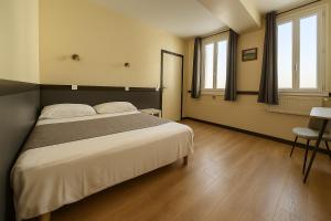 Hotels Hotel des Bains a 10 min de Paris : photos des chambres