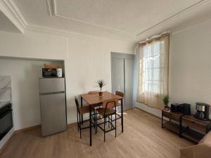 Vous viendrez vivre ici 2 pièces champ de blé garage à moto