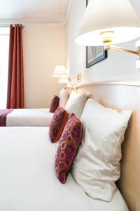 Hotels Hotel Corona -Rodier- : photos des chambres
