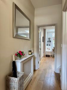 New! Spacious & Quiet 3 Bedroom House - Putney