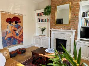 New! Spacious & Quiet 3 Bedroom House - Putney