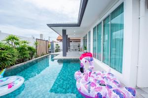 Sea of blue 芭提雅现代轻奢4卧5卫独栋泳池度假别墅