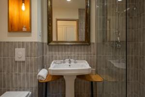 B&B / Chambres d'hotes La Chapelle sur la Sorgue : photos des chambres