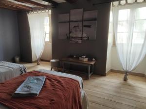 Sejours chez l'habitant La Mirabelle des 3 Forets : Chambre Lits Jumeaux