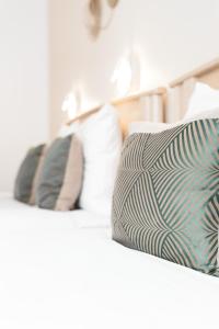 Hotels Hotel Corona -Rodier- : photos des chambres