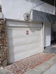 Apartamento en Rodadero cerca al mar con parqueadero privado