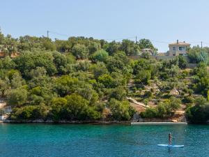 Villa Chriselia - 3 Bedrooms With Sea Access