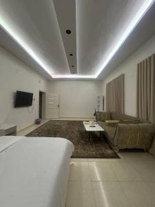 شقة في القبلتين