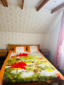 Family apartment with pool & garden view