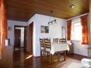 Ferienwohnung Menz - Alte Mühle - mit Milseburgblick und Gartenpool