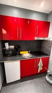 T2 Neuf Quartier Calme central et transport devant