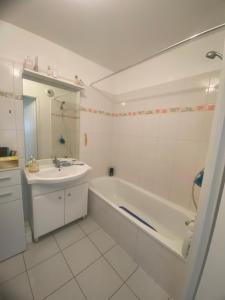 Appartements Appartement Soustons quartier Mora draps et caution en supplement : photos des chambres