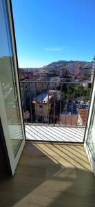 Stanza luminosa e panoramica