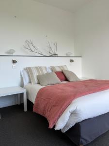 Hotels Hotel Des Deux Mers : photos des chambres