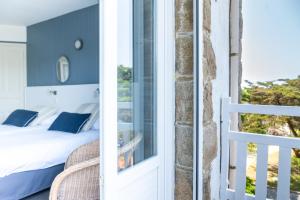 Hotels Hotel Des Deux Mers : photos des chambres
