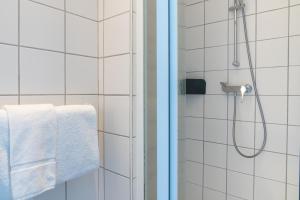 Hotels Hotel Des Deux Mers : photos des chambres