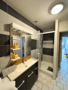 Maisons de vacances Charme et confort - Maison Roubaix 5 chambres : photos des chambres