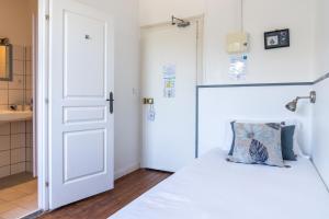 Hotels Hotel Des Deux Mers : photos des chambres