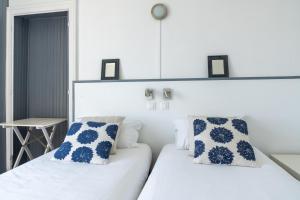 Hotels Hotel Des Deux Mers : photos des chambres