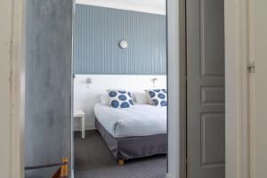 Hotels Hotel Des Deux Mers : photos des chambres