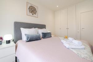 Central & Stylish Apartment by HostWise