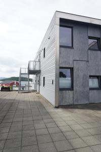 Cozy Flat with Balcony in Central Jørpeland - Close to The Pulpit Rock