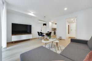 Modern 1 bedroom apartment in Ljubljana city center with covered parking