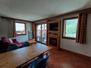 Appartements Residence Les Airelles - appartement plein sud, parking couvert - 50 m des pistes de ski! MAE-8394 : photos des chambres