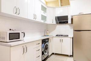 SkyView Luxe City View Apartment Saakadze Square