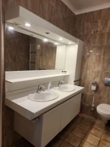 Quarto amplo e aconchegante