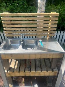 Saunamökki Kurjenrahkan kansallispuistossa