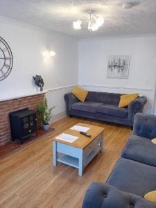 Airport 4 bedrooms NEC 6 beds