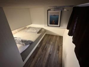 b3 Couples Therapy Yacht