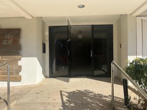 Aproveite Mariscal: Apartamento a 100m do Mar com Conforto e Localização Privilegiada no Edifício Açaí!