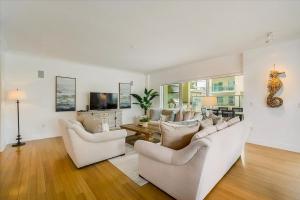 Crescent 206