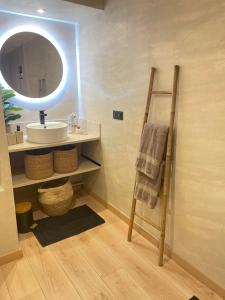 Appartements Duplex Luxe - Sauna & Jacuzzi Privatif : photos des chambres