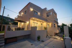 Villa Mareluna by Traser