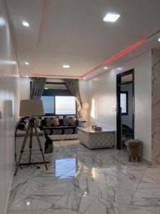 Dream rentals - black and white