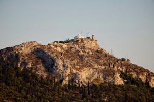 Alex Suites Lycabettus View with Outdoor Jacuzzi