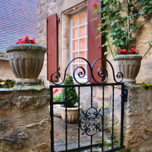 Maisons de vacances La Petite Maison- Fairytale Stay in Village Center : Maison 2 Chambres