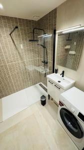 Maisons de vacances 2 maisons 2 piscines ideal groupes & familles : Maison 6 Chambres