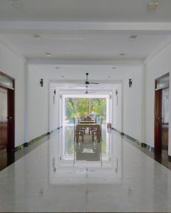 Mangroven River View Hotel